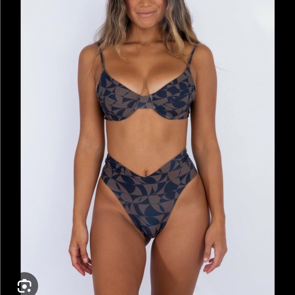 Skatie Honolulu Kate Top/Melly Bottom size M/L
